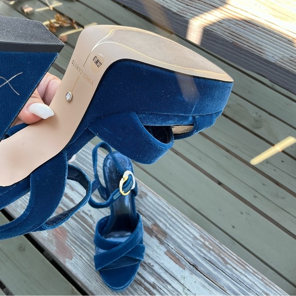 Vince Camuto Iza Velvet Dress Sandals Platform Magenta Strappy Size 6.5 - Picture 5 of 6